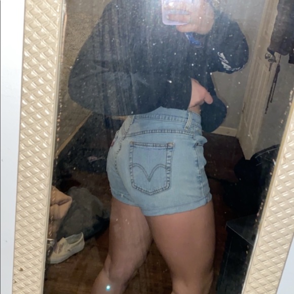 VINTAGE LEVI’S shorts - Picture 6 of 8